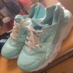 Limited Edition Snowflake  Harrauches